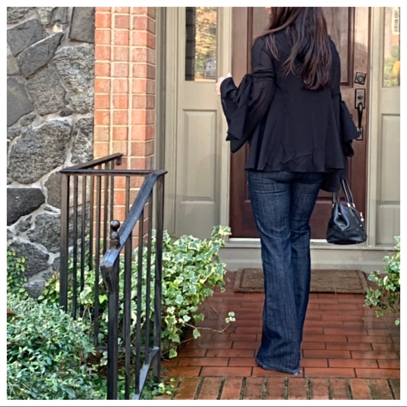 ✨LAST ONE ✨Black gorgeous bell sleeves tunic top - Picture 6 of 8